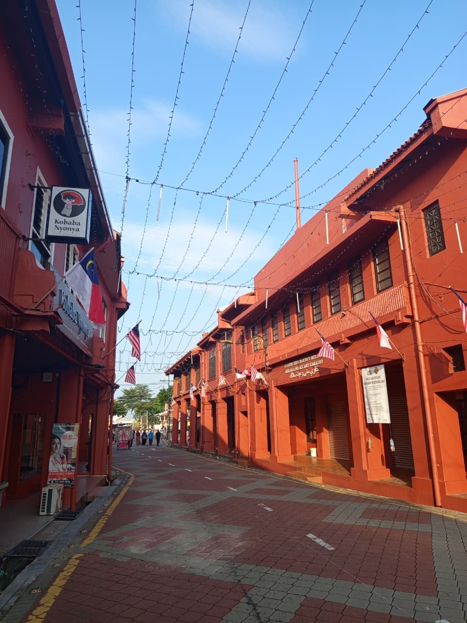 Red Square Melaka: Menyusuri Jejak Sejarah dalam Balutan Warna Merah